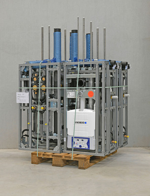 Bild 1 Versandfertig auf Paletten gepackt werden die industriell vorgefertigten GIS-Tragsysteme just-in-time auf die Baustelle geliefert.