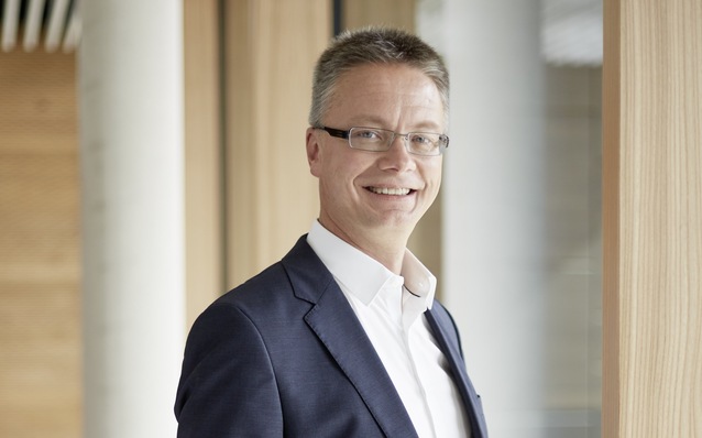 Dr. Kai Schiefelbein