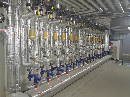 Bild 1: Mit Baelz-Strahlpumpen modernisierter Heizungsverteiler im Landeskrankenhaus Hollabrunn.