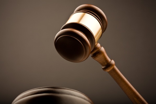 Wird eine Klage der Deutsche Umwelthilfe zugelassen und ihr entsprochen, hätte dies auch für den Gebäudesektor Auswirkungen. Die DUH will erzwingen, dass ein Klimaschutzprogramm aufgestellt wird, mit dem die Jahresziele des Bundes-Klimaschutzgesetzes eingehalten werden.