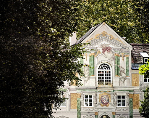 Bild 1 Asam Schlössl: Im Rahmen eines Pächterwechsels wurde das denkmalgeschützte Gebäude saniert. Für die Erweiterung der Gastronomie war eine neue Fettabscheider-Anlage erforderlich.