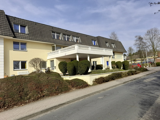 Bild 1 Im Haus am Barkhof wird die vollstationäre Pflege und Kurzzeitpflege, mit Fokus auf der neurologischen Intensivpflege, Demenzbetreuung, Tagespflege und Palliativpflege angeboten.