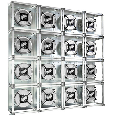 Bild 1 Der platzsparende, parallele Einbau mehrerer kleiner Ventilatoren in einer Ventilatorwand, ein sogenanntes FanGrid, erleichtert die Montage und Wartung und schützt die Anlage vor Ausfällen.