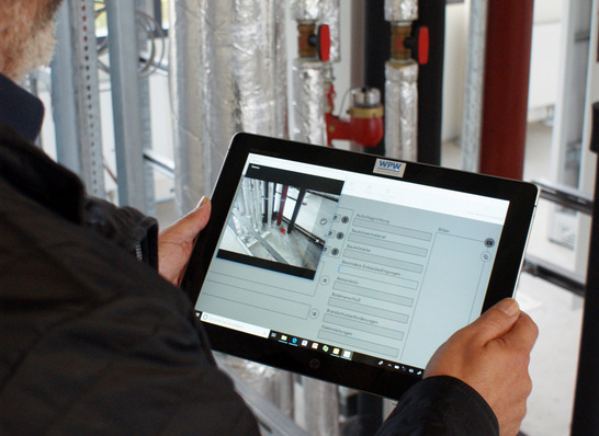 Bild 1 Smarter dokumentieren: Die digitale Dokumentation per Brandschutzsoftware rationalisiert die Erfassung und das Management brandschutzrelevanter Komponenten und Maßnahmen.