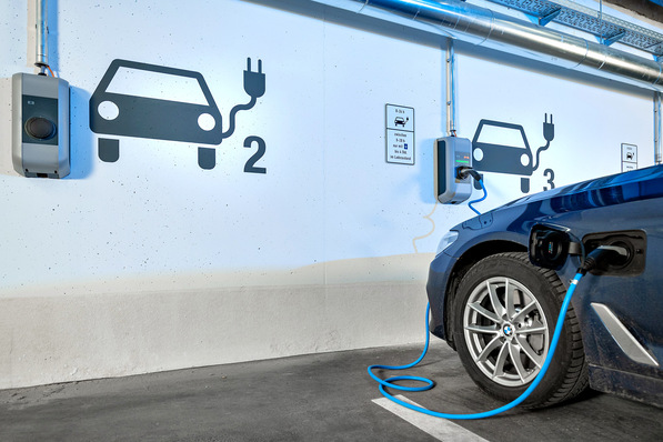 Bild 1 Im Neubau mit mehr als 5 Stellplätzen müssen Ladepunkte errichtet oder die hierfür erforderliche Infrastruktur vorgehalten werden – z. B. in Tiefgaragen.
