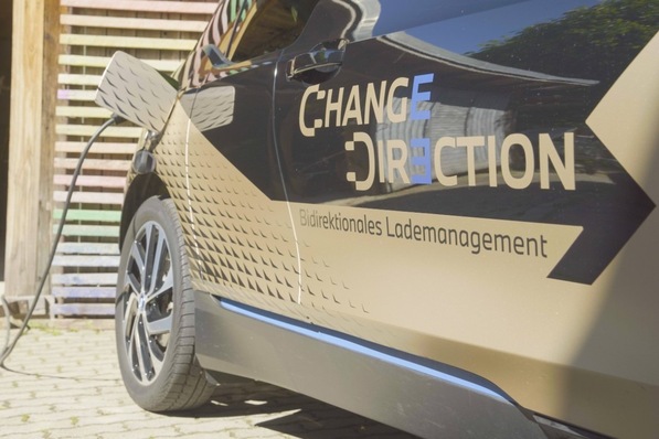 Zum bidirektionalen Laden für das Projekt „Bidirektionales Lademanagement“ ausgerüsteter BMW i3.