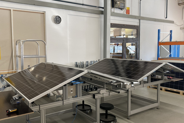 Kopp: Vorfertigung der Photovoltaiklösung SmartFlex.