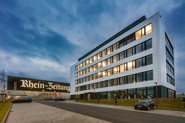 Bild 1 Das neue Medienhaus des Mittelrhein-Verlags beherbergt die Abteilungen Geschäftsleitung, Lokal- und Zentralredaktionen sowie der gesamte Geschäftsbereich Media-Sales.