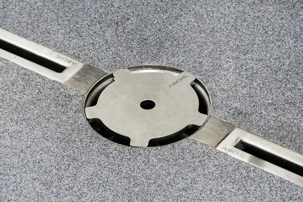 Aschl: Bodenablauf Eurosink Junior Slimline.