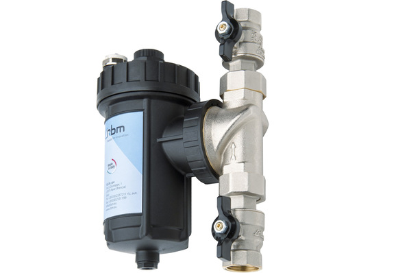 Orben: Magnetit- und Schlammabscheider „SafeCleaner2“ von RBM mit Messingverbindung.