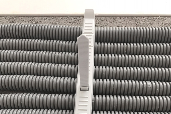 Schnabl: Schusstraganker STA mit aufgerastetem Trassenbügel.