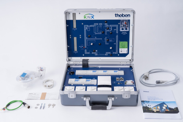 Theben: Ausbildungskoffer und Zubehör.