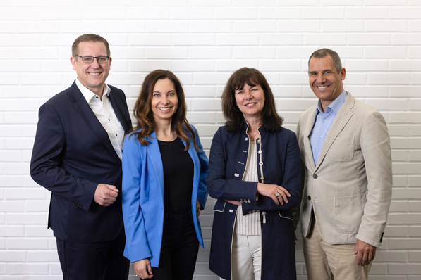 v.l.n.r.: Christoph Schmucker, Geschäftsführer BRUNATA-METRONA München, Petra Schmucker, geschäftsführende Gesellschafterin BRUNATA-METRONA München, Katja Gieseking, neue Geschäftsführerin myWarm, und Bertram Hübner, Gründer und Geschäftsführer myWarm, freuen sich auf die gemeinsame Zukunft.