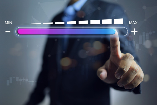  Der Leistungsbezug von neu angeschlossenen Wärmepumpen und Wallboxen kann bei drohender Netzüberlastung künftig vom Netzbetreiber temporär gedrosselt werden.