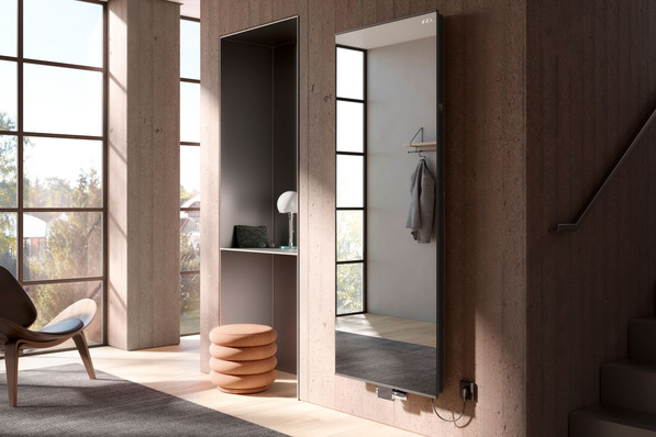 E.C.A.: X-AIR Vertikalheizkörper mit Spiegelfläche.