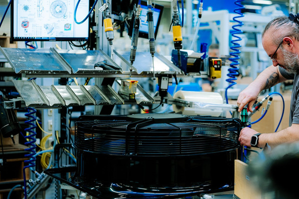  Ventilatoren-Fertigung bei ebm-papst.