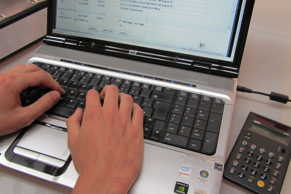 Bild 1 Beim Erstellen, Versenden, Empfangen, Verarbeiten und Archivieren von E-Rechnungen müssen viele Details beachtet werden.