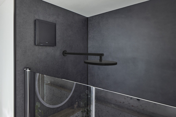 Helios: Designlinie +black der Reihe ELS NFC.