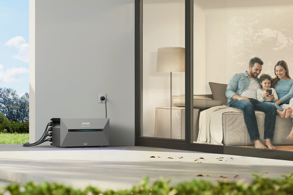 Bild 1 Stromspeicher können die Wirtschaftlichkeit von Balkonkraftwerken seigern.