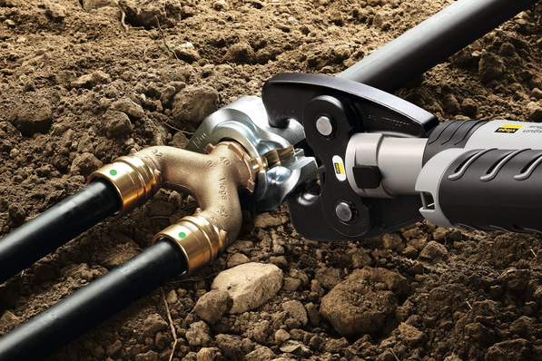 Viega: Geopress-Y-Stück aus Rotguss.