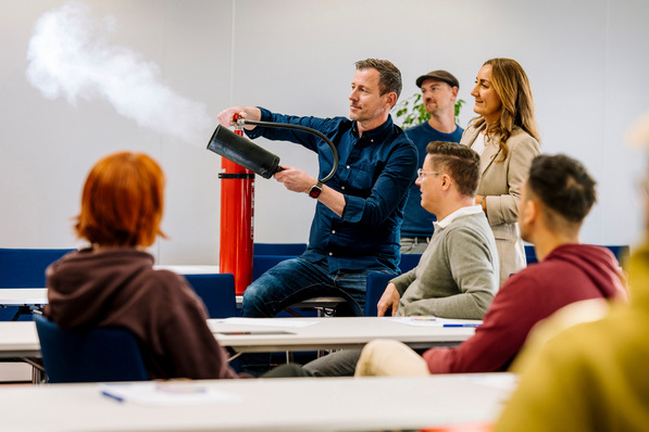 Der VdS-Lehrgang „Brandschutzbeauftragter“ ist praxisnah und bietet Technik zum Anfassen.