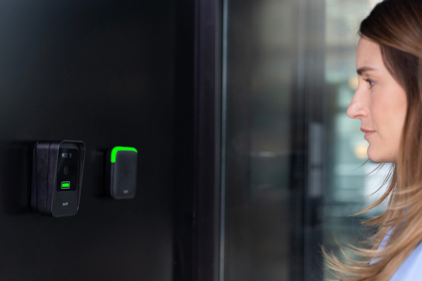 Salto: XS4-Face-Hardware für einen berührungslosen Zutrittsprozess per Gesichtserkennung.