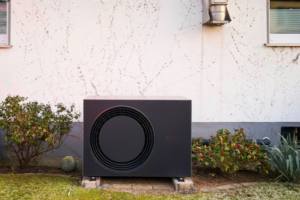 Bild 1 Damit auch bei einer potenziell möglichen Leckage im Kältekreis die Sicherheit gewährleistet bleibt, werden Wärmepumpen mit brennbaren Kältemitteln mit Sicherheitskonzepten konstruiert bzw. ausgestattet.