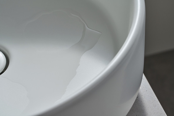 Duravit: Waschtischkeramik mit DuraShield-Glasur.