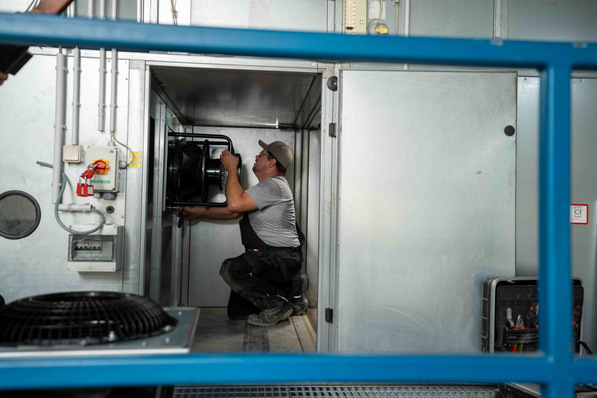 Systemair: Einbau einer Ventilatorwand.