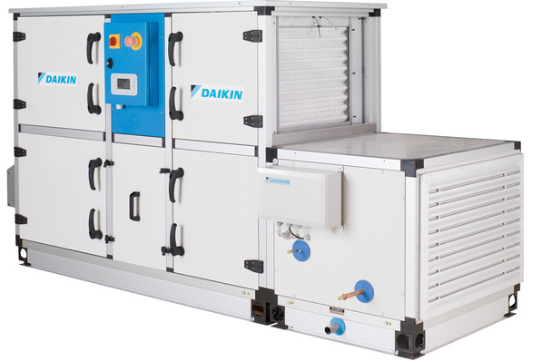 Daikin-Lüftungsgeräte mit DX-System-Bausatz (rechts).