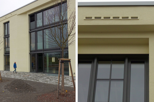 Bild 1 Südfassade mit Vorplatz der Carderie in Wangen/Allgäu, ein Industriegebäude Baujahr 1913, nach Umbau und Erweiterung. Die Fledermauskästen wurden im Zuge der Gebäudemodernisierung in die denkmalgeschützte Fassade integriert.