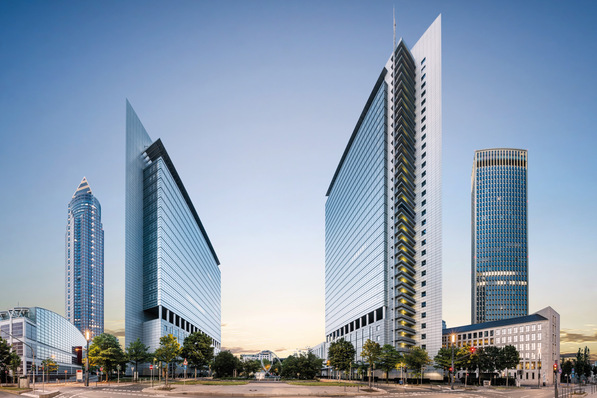 Bild 1 Auf 22 Stockwerken bietet das Hochhaus Kastor (2. v. l.) etwa 30.000 m2 Büroflächen – fast so viel wie der elf Etagen höhere Bruder Pollux.