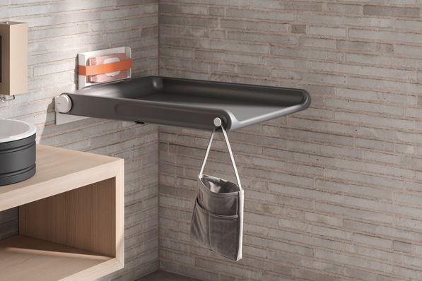 Hewi: Babywickeltisch.