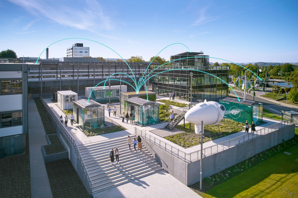 Bild 1 Vorgedacht und vorgemacht: Im All Electric Society Park in Blomberg zeigt Phoenix Contact, wie die Elektrifizierung der Gesellschaft durch Sektorenkopplung umgesetzt werden kann.