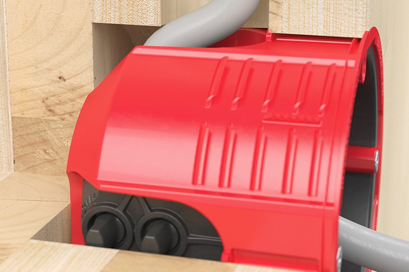 Kaiser: Brandschutz-Geräteverbindungsdose Massivholz Protect.