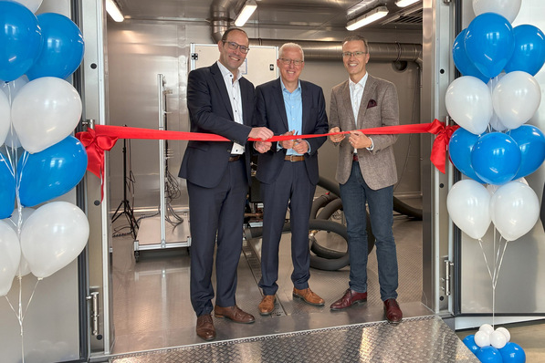 Von links: Dr. Hannes Säubert, CEO der Division Heiztechnik, Hans-Joachim Klink, Vice President R&D der Division Heiztechnik und Tomas Smetana, CTO der ebm-papst Gruppe bei der feierlichen Eröffnung des Kälte-Innovationszentrums.