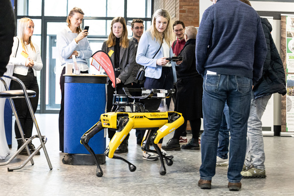 Steht im Mittelpunkt beim 12. Oldenburger BIMTag: das Zusammenspiel von BIM und KI.