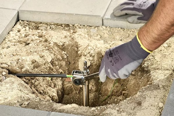 Dehn: Tiefenerder-Set D18014 zur Nachrüstung von Erdungsanlagen.