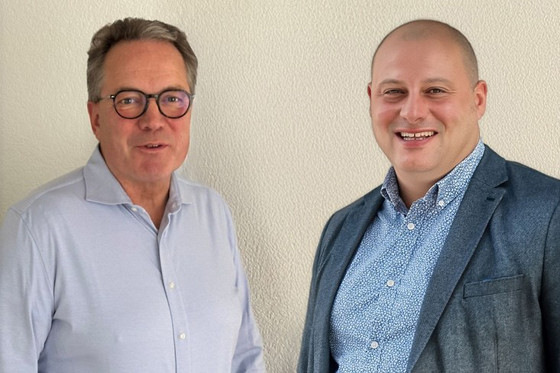 Von rechts: Alexander Root (Raab-Gruppe) hat zum 1. Januar 2026 die Geschäftsführung von Gerald Schneider (Bomat) übernommen.