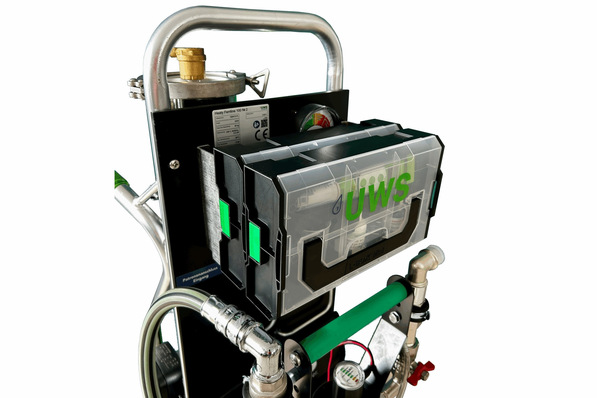 UWS Technologie: Heaty Ferriline No. 2 mit befestigtem WaterBoy-Messkoffer.