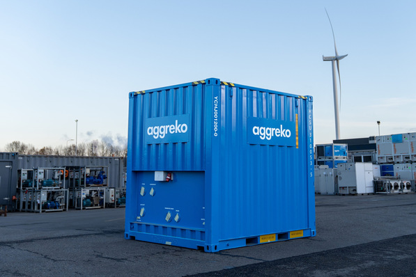 Aggreko: Spiralrohr-Dampfkessel (2 t/h) als vollständig integriertes Container-Kesselhaus für temporäre Industrieanwendungen.