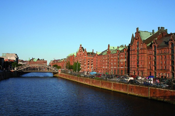 Am 13. Februar in der Hamburger Speicherstadt: Fachsymposium zu Fragen der sicheren Dachentwässerung.