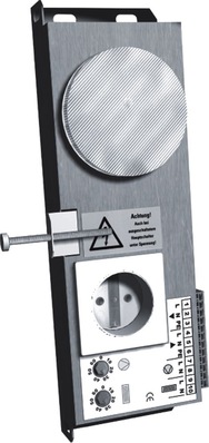 Höte: Schrankleuchte, Steckdose, Türkontaktschalter, Thermostat für Lüften und Thermostat für Heizen in einer platzsparenden Serviceeinheit.