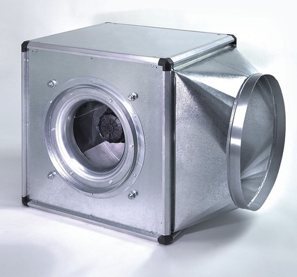 Helios GigaBox: Fünf mögliche Ausblasseiten durch Umsetzen der Gehäusepaneele.