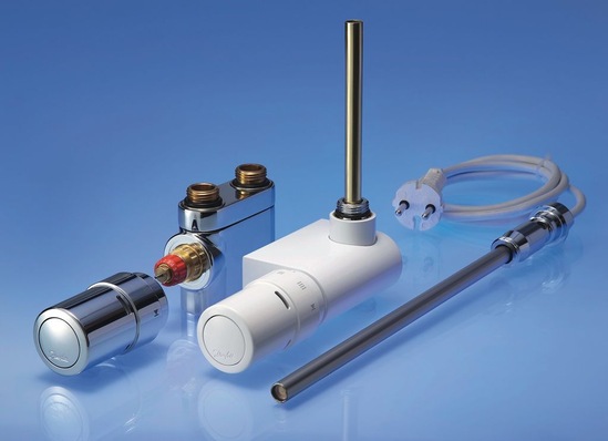 Danfoss: Das Armaturenset VHX ergänzt die X-tra Collection, für die Raumtemperierung in der Übergangszeit lässt sich die Universalverschraubung mit einem Heizstab erweitern.