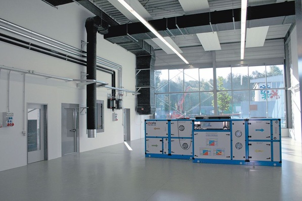 Kampmann: Luftmesslabor mit einem „Frischluftklima“-Gerät mit 3000 m3/h Luftleistung.