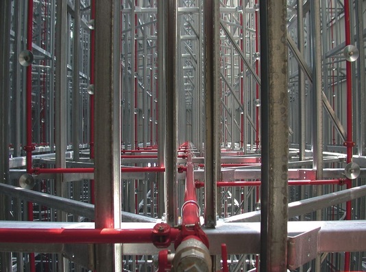 Der größte Teil der 160000 m Rohrleitungen wurde mit dem Rohrkupplungssystem von Victaulic verbunden. So konnte ein schneller Ausbau in kürzester Zeit erfolgen.
