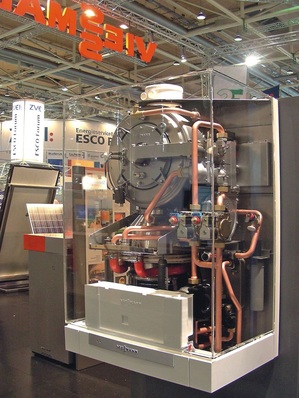 Die Massenproduktion von Brennstoffzellen-Heizgeräten vor 2015 ist unrealistisch. Das Stirling-Mikro-KWK-Gerät hingegen — hier ein Prototyp von Viessmann — wird aller Voraussicht nach schon 2009/10 lieferbar sein.