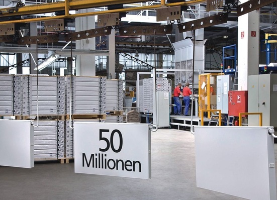 In Plattling lief jetzt der 50millionste Kermi-Flachheizkörper vom Band.