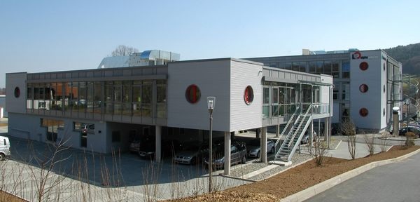 Um auch bei starkem Wachstum einen optimalen Kundenservice gewährleisten zu können, hat Alpha-InnoTec 5,3 Mio. Euro sein Kundencenter investiert.